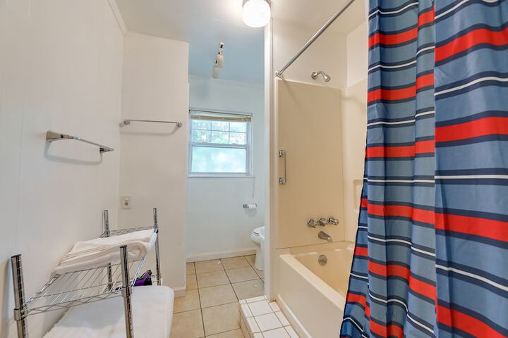 Riverfront Edenton Condo w / Porch & Boat Ramp!