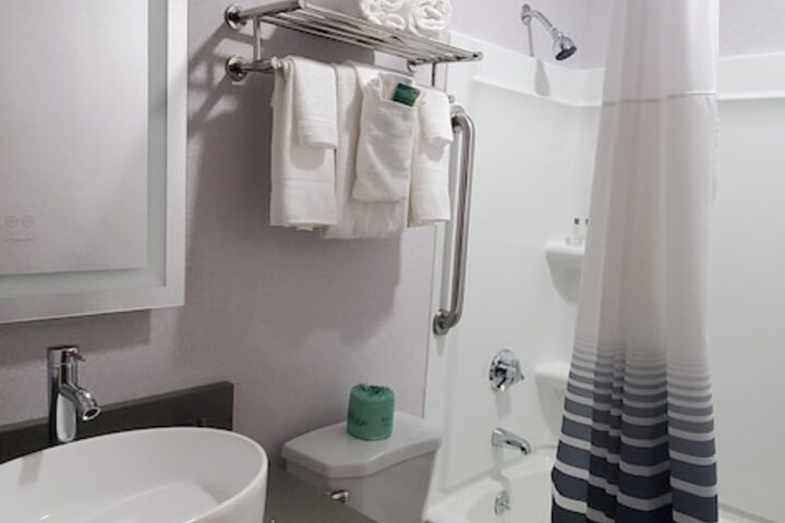 Ambassador Inn & Suites