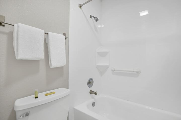 Room 14 of 14