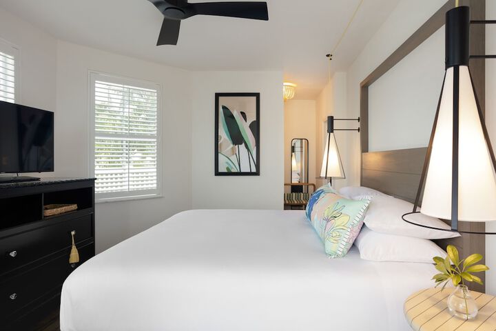 Room 12 of 19