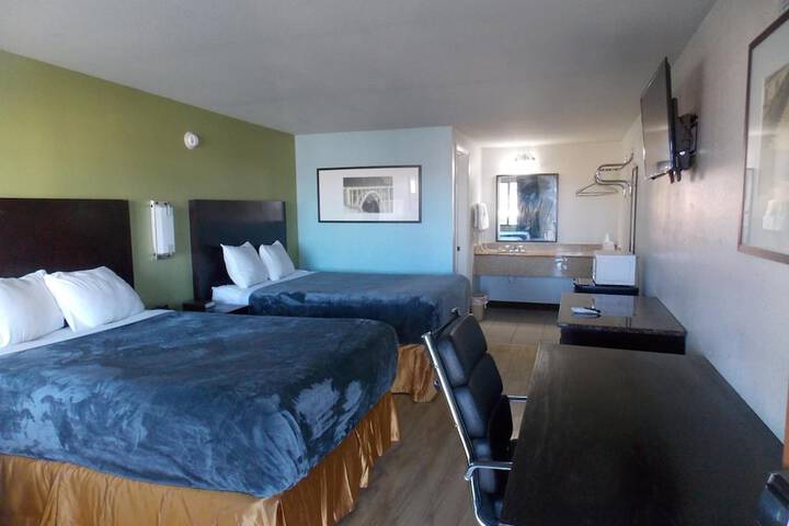 Room 16 of 28