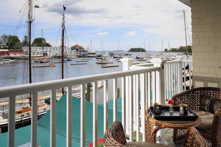 Grand Harbor Inn