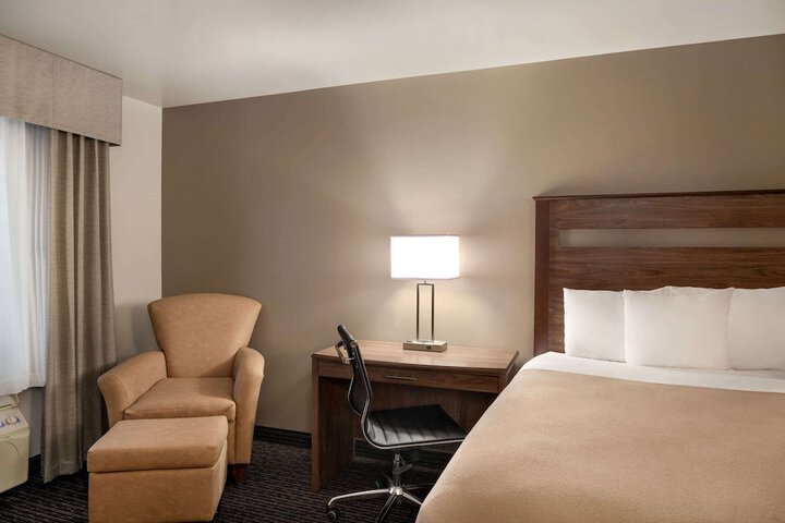 Room 11 of 26