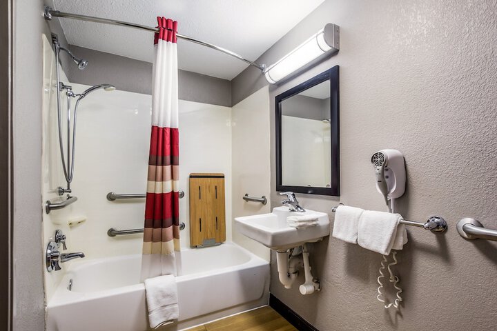 Room 18 of 26