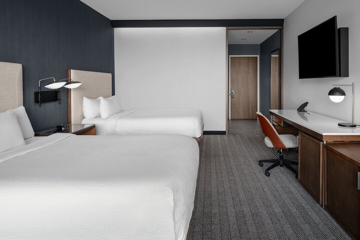 Room 28 of 46