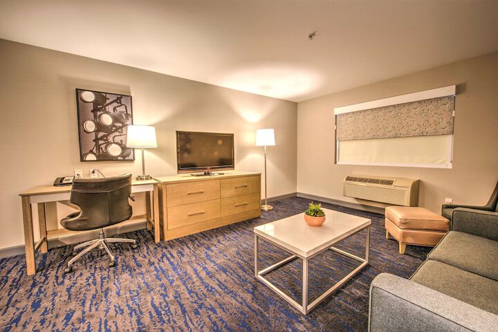 Room 4 of 35