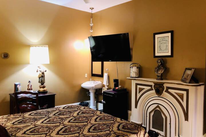 Room 9 of 95