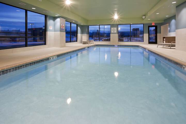 Holiday Inn Express Roseville-St. Paul by IHG