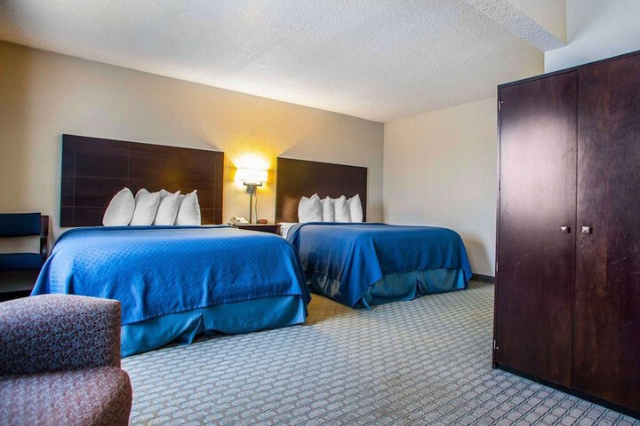 Room 48 of 59