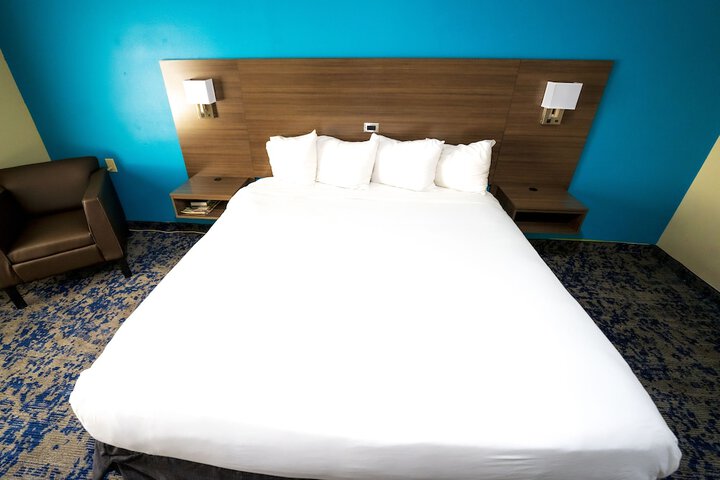 Room 15 of 28