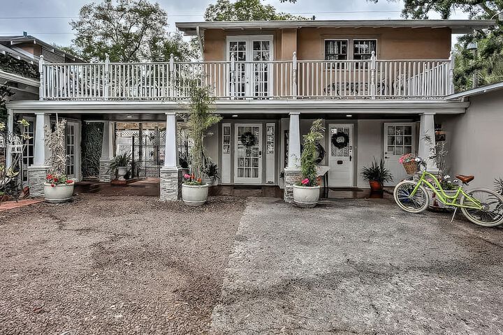 Park Place Inn and Cottages