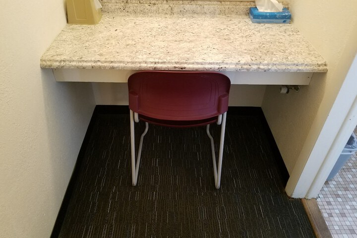 Room 17 of 60