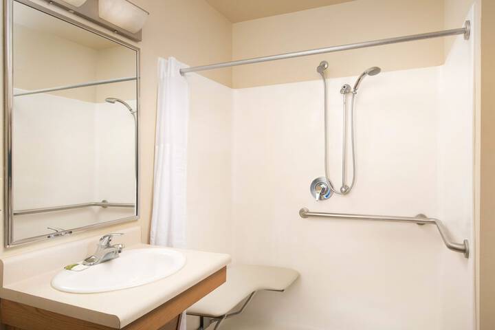 WoodSpring Suites Chicago Romeoville