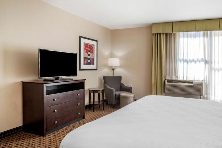 Best Western Plus Philadelphia Airport South at Widener University