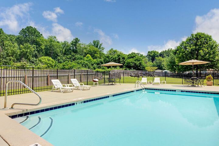 Microtel Inn & Suites by Wyndham Cherokee