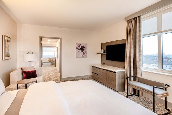 Room 47 of 80