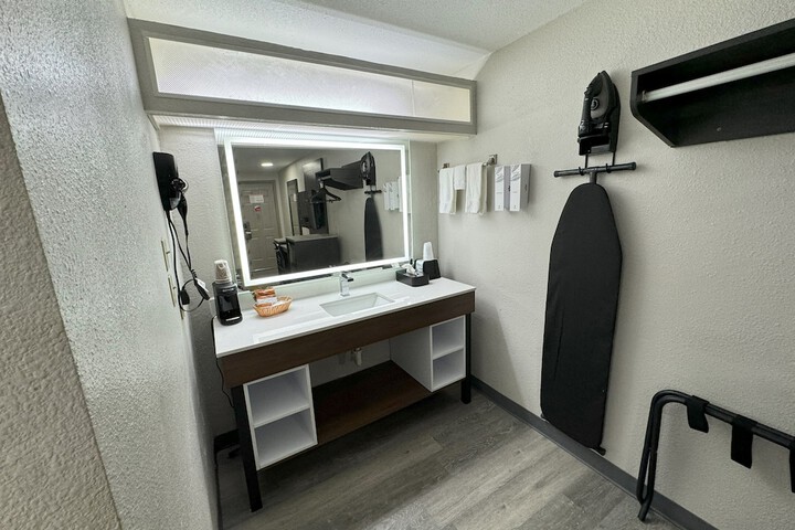 Room 19 of 21