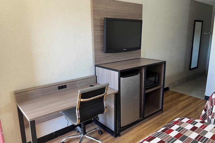 Room 5 of 17