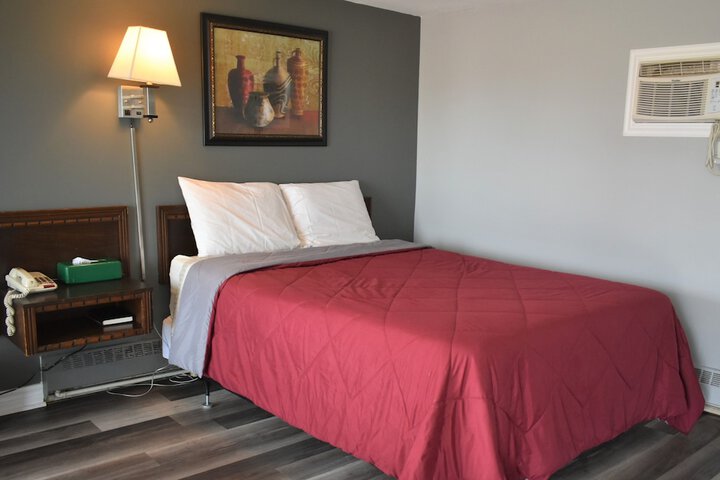 Room 8 of 38