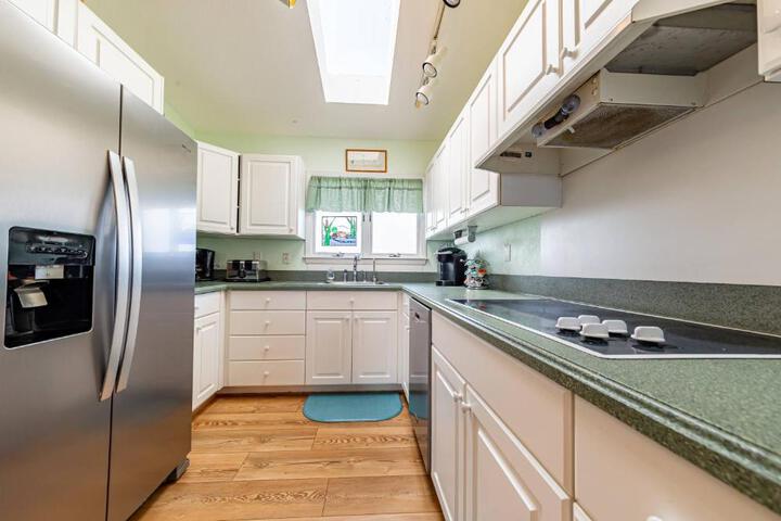 Duck R Way - Poteskeet Ocean View, 260 Yds to Beach, Pool, Hot Tub, Walk to Downtown Duck