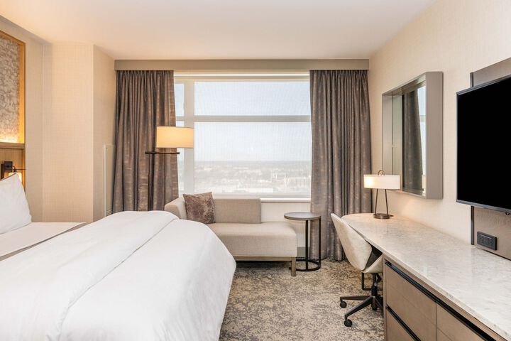 Room 16 of 80