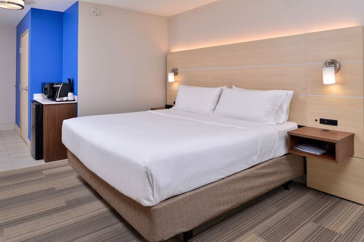 Room 17 of 50