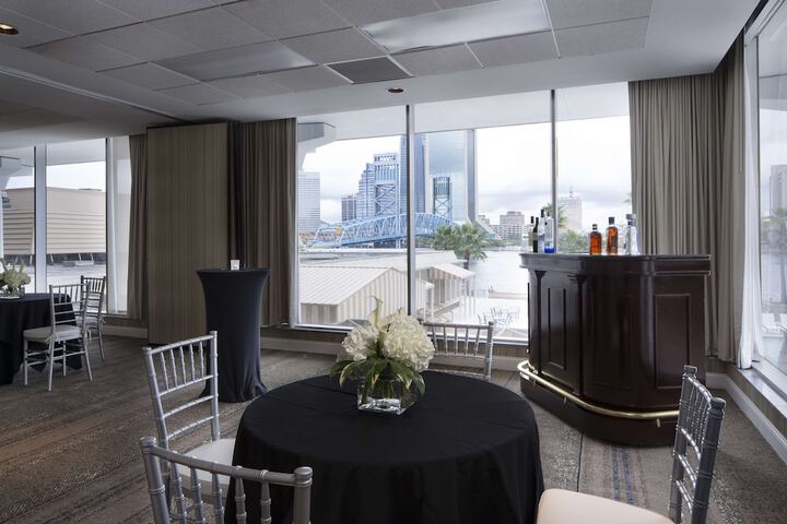 DoubleTree by Hilton Hotel Jacksonville Riverfront