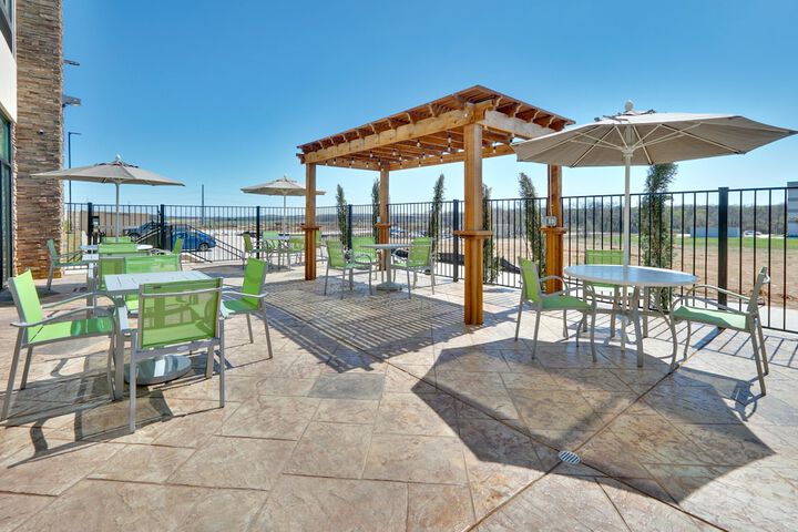 Holiday Inn Express & Suites Fort Worth North - Northlake by IHG