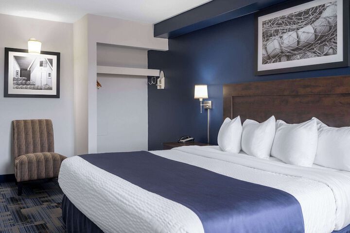 Room 18 of 28