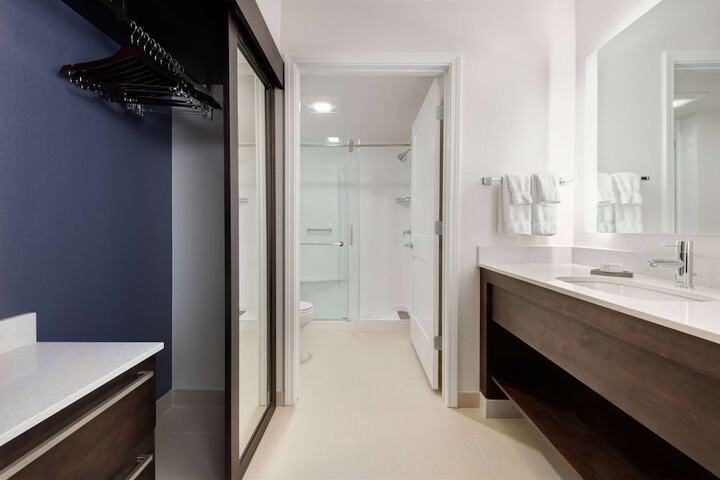 Room 19 of 35