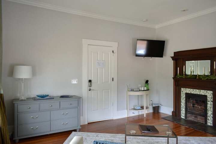 Room 18 of 43