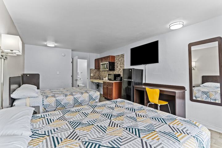 Room 53 of 60