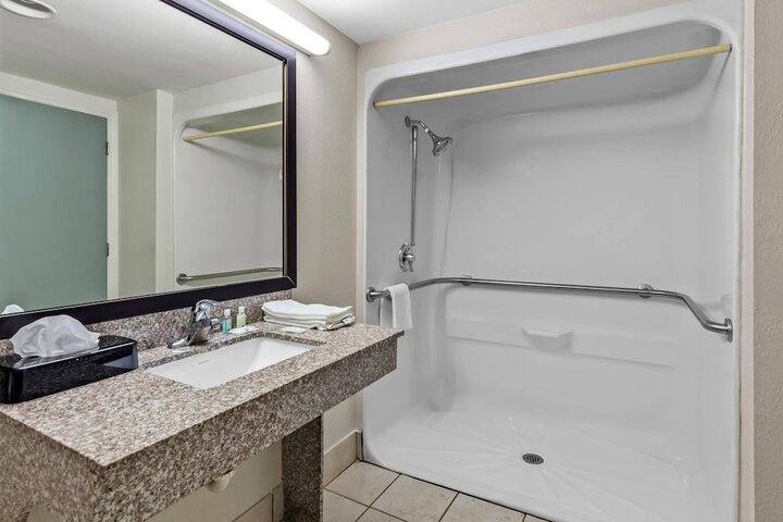 Quality Inn Hillsville