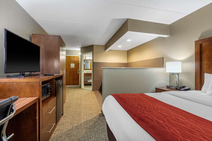 Room 8 of 30