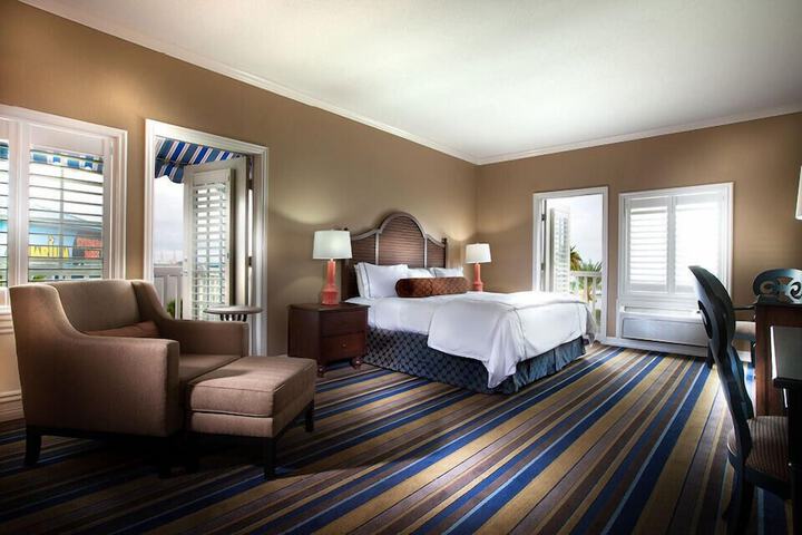 Kemah Boardwalk Inn