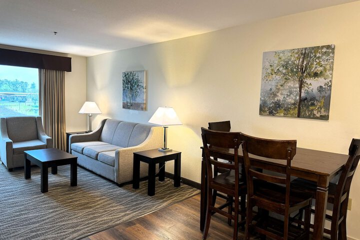 Room 8 of 19