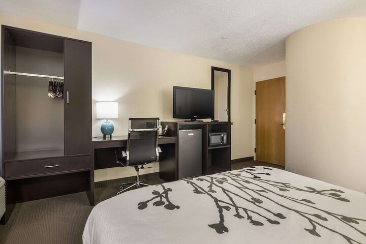 Room 20 of 38