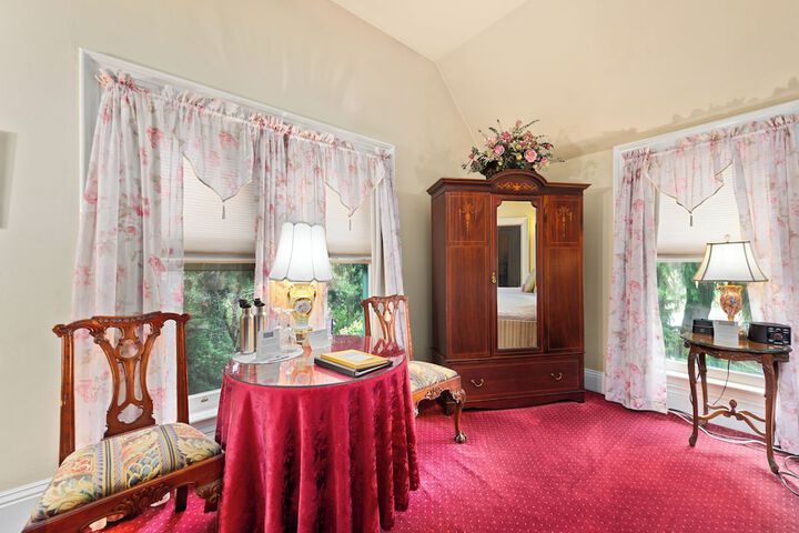 Room 52 of 84