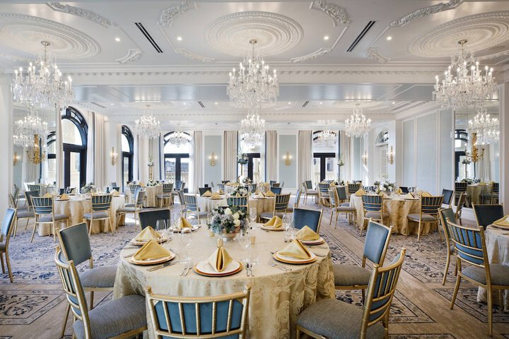 Hotel Carmichael Autograph Collection