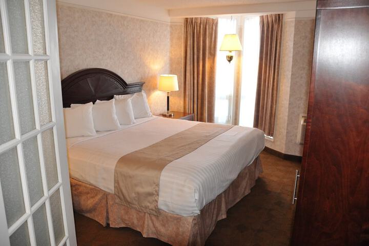 Room 12 of 33