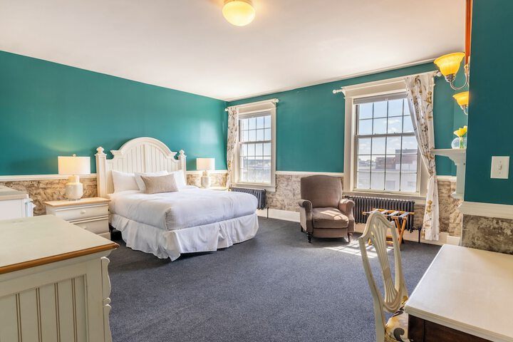 Inn on Broadway
