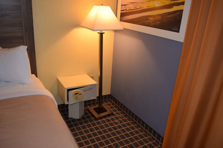 Room 16 of 46