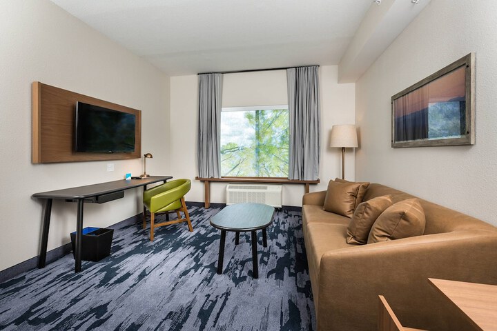 Room 15 of 32