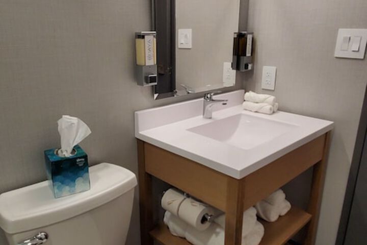 Room 15 of 36