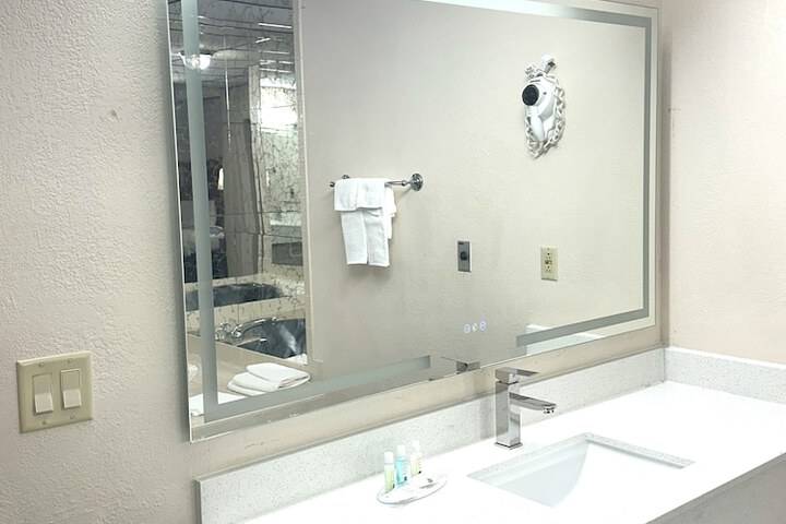 Room 79 of 163