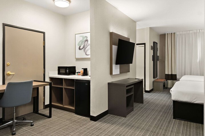 Room 13 of 35
