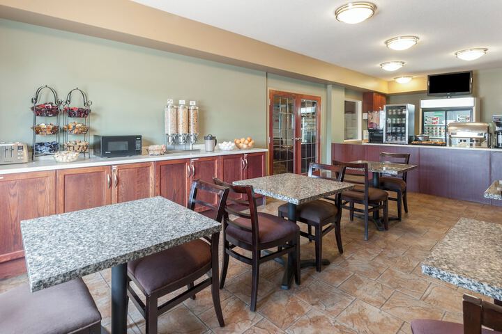 Super 8 by Wyndham Fort Saskatchewan
