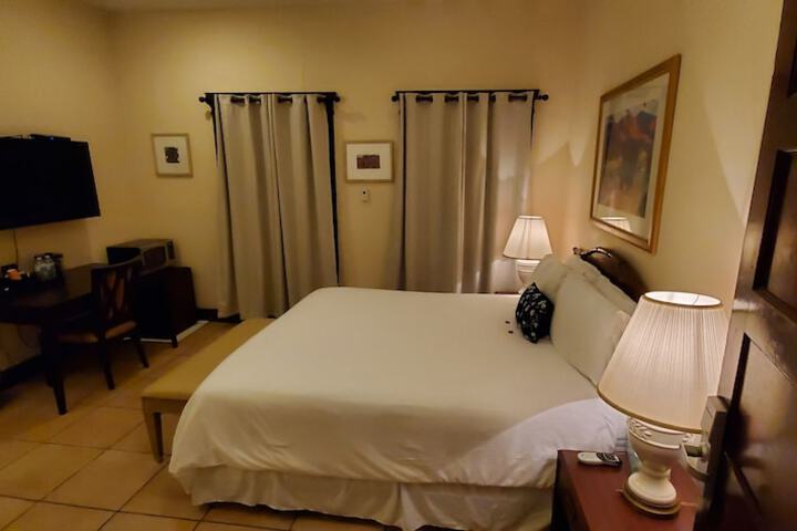 Room 10 of 27