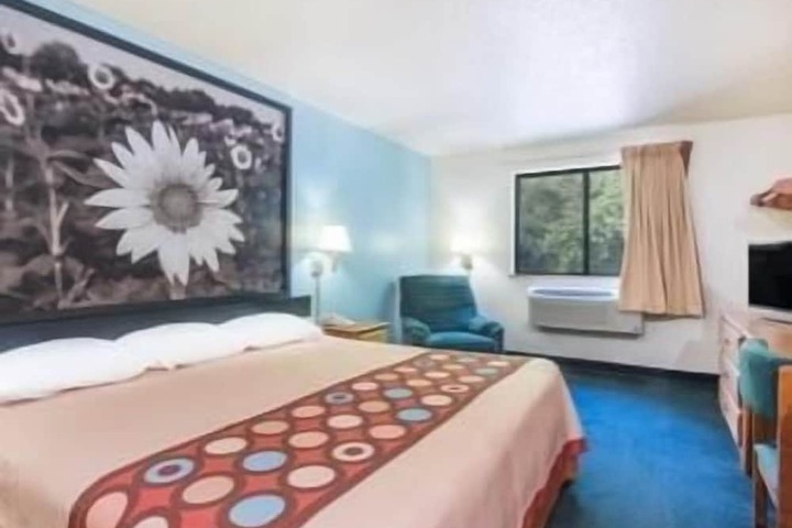 Room 7 of 47
