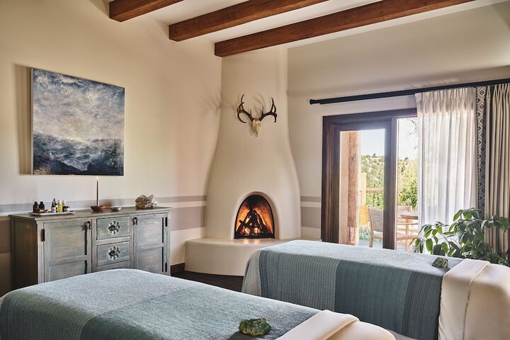 Bishops Lodge Auberge Collection